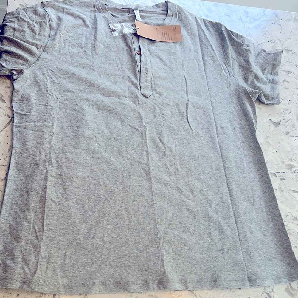 T- shirt xl . Brand new